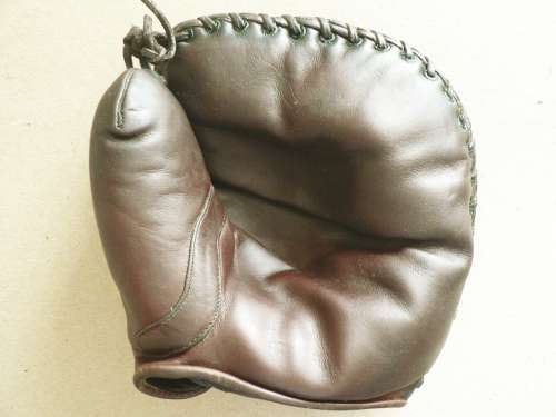 D&M Basemitt 2 Front